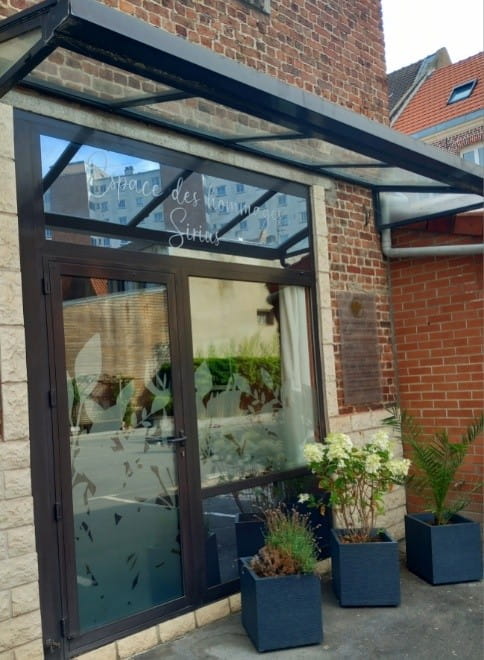 Entrée salle de cérémonie Pompes funèbres Crespel